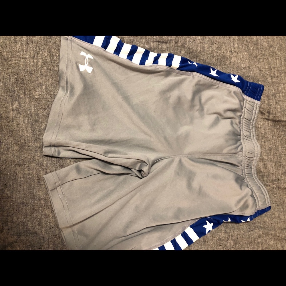 🦊under Armor shorts